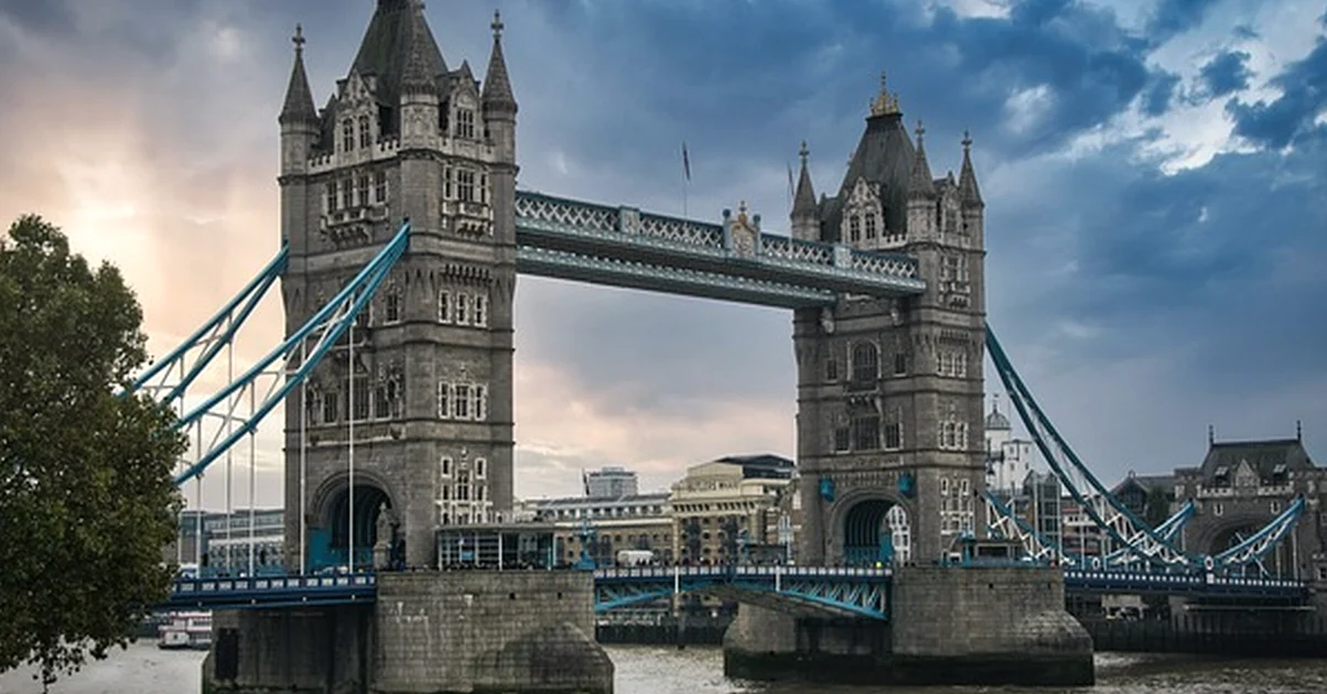 A badge won't prove an electrician in England is insured